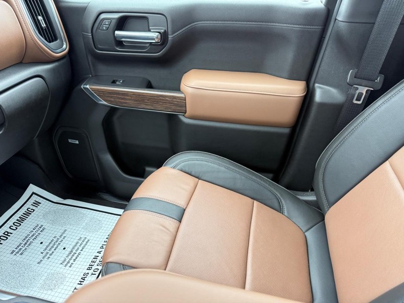 Chevrolet Silverado 1500 Vehicle Full-screen Gallery Image 22