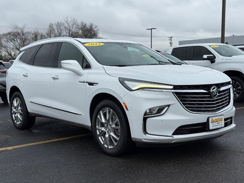 Buick Enclave Vehicle Full-screen Gallery Image 02