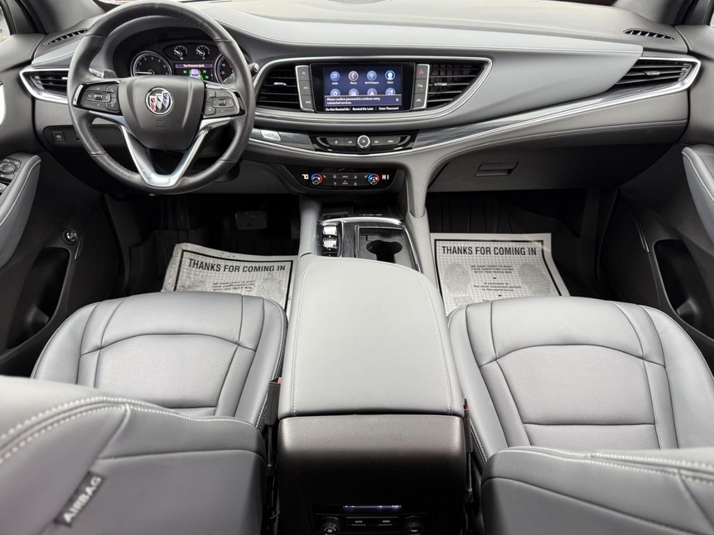 Buick Enclave Vehicle Full-screen Gallery Image 13