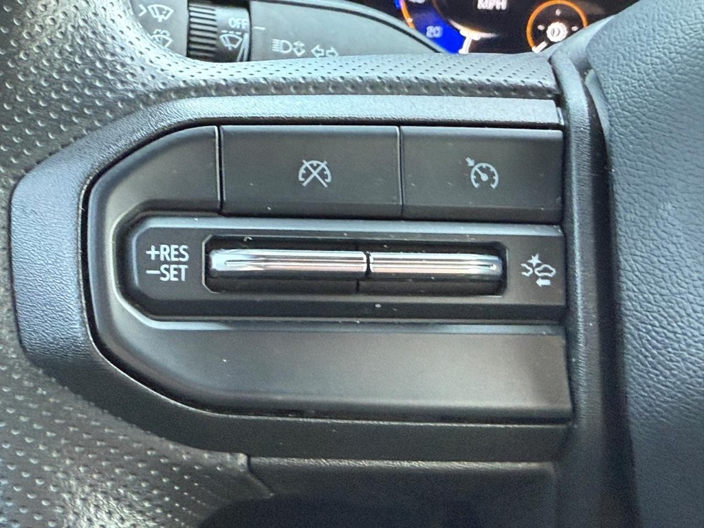 Chevrolet Colorado Vehicle Full-screen Gallery Image 13