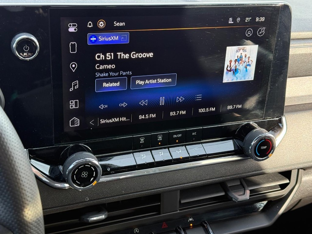 Chevrolet Colorado Vehicle Full-screen Gallery Image 16