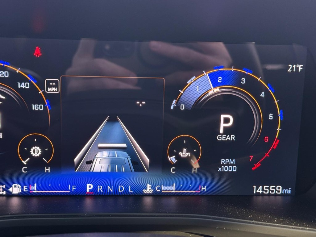 Chevrolet Colorado Vehicle Full-screen Gallery Image 21