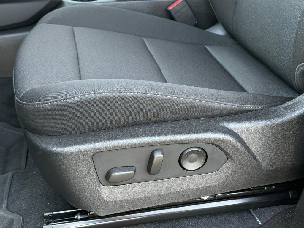 Chevrolet Colorado Vehicle Full-screen Gallery Image 23