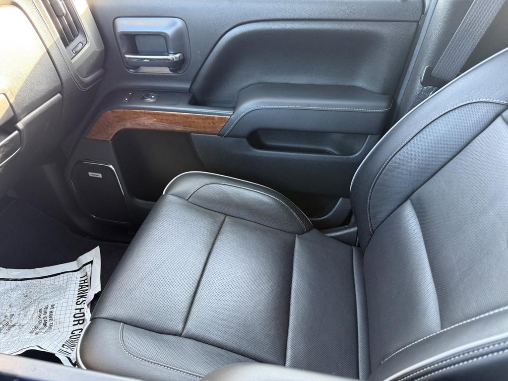 Chevrolet Silverado 1500 Vehicle Full-screen Gallery Image 21