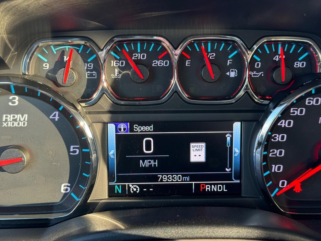 Chevrolet Silverado 1500 Vehicle Full-screen Gallery Image 22