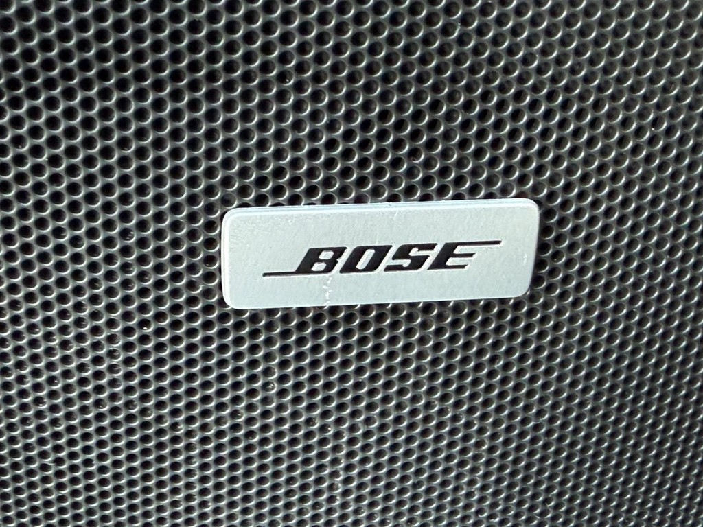 Chevrolet Silverado 1500 Vehicle Full-screen Gallery Image 25