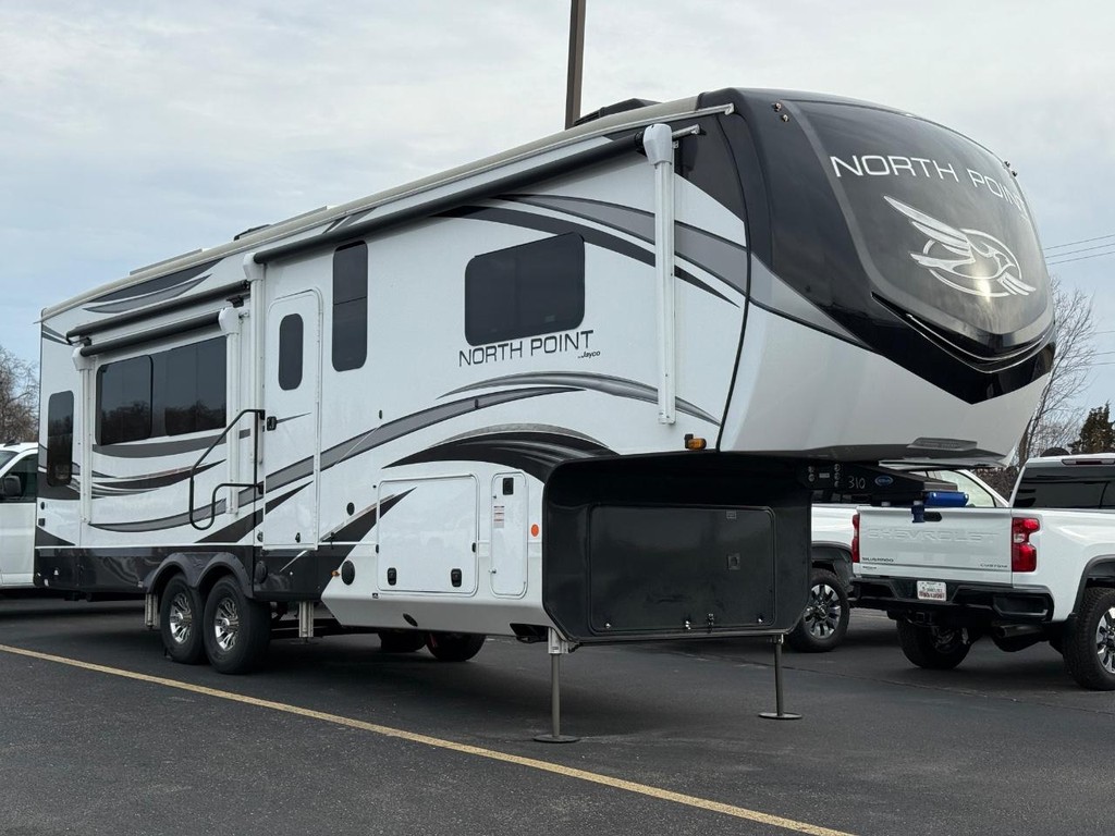 Jayco   Vehicle Full-screen Gallery Image 02