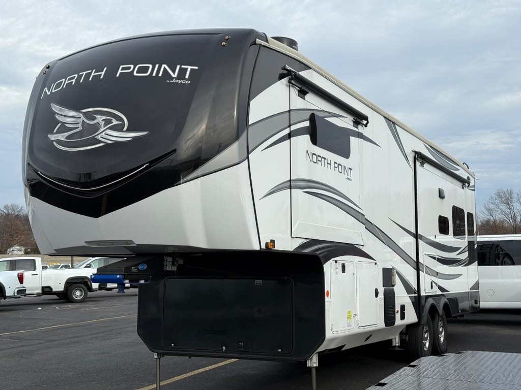 Jayco   Vehicle Full-screen Gallery Image 04