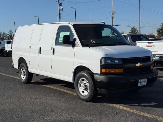 2025 Chevrolet Express 2500 Work Van HD's photo