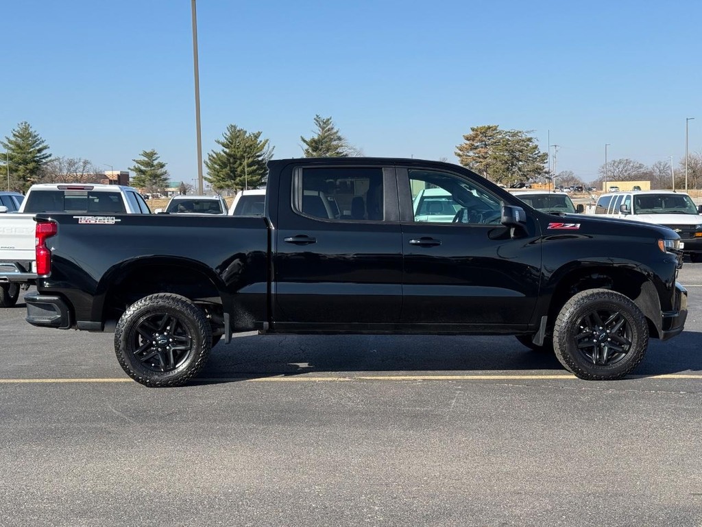 Chevrolet Silverado 1500 Vehicle Full-screen Gallery Image 01