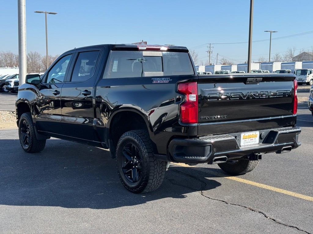 Chevrolet Silverado 1500 Vehicle Full-screen Gallery Image 05