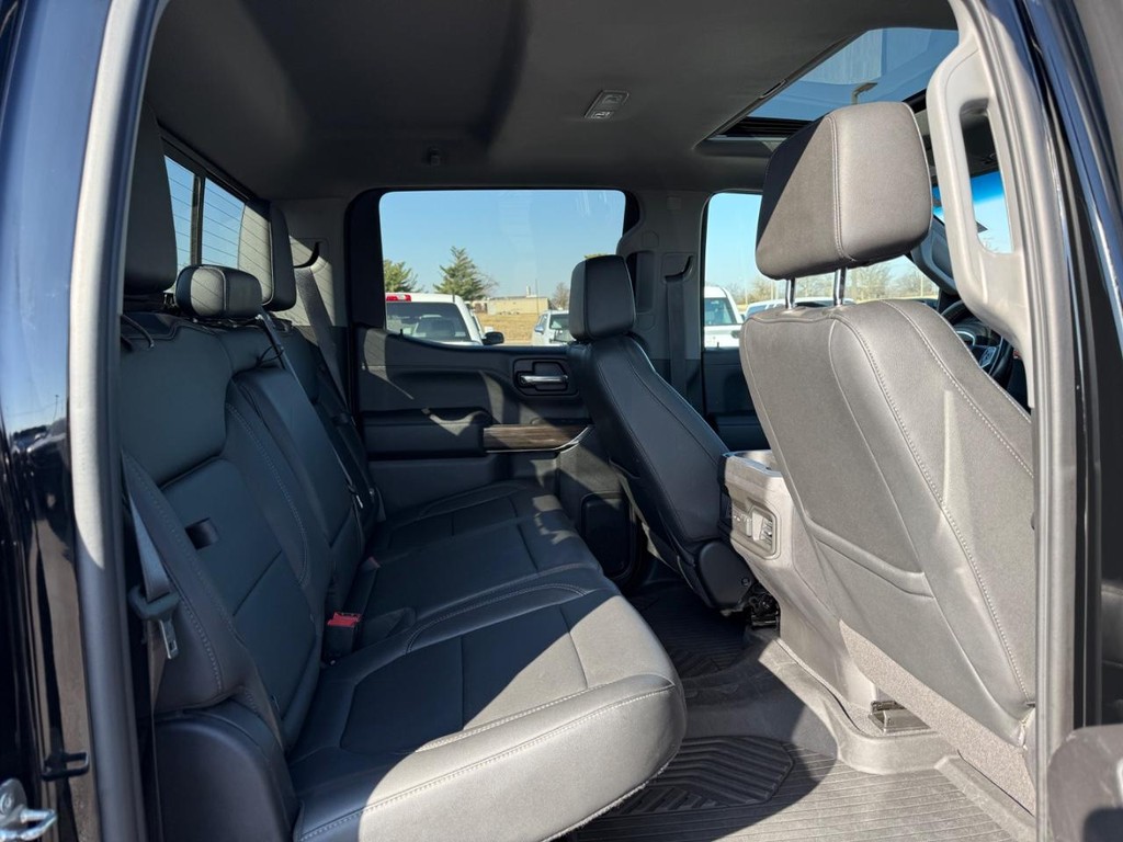 Chevrolet Silverado 1500 Vehicle Full-screen Gallery Image 11