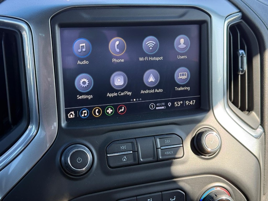 Chevrolet Silverado 1500 Vehicle Full-screen Gallery Image 18