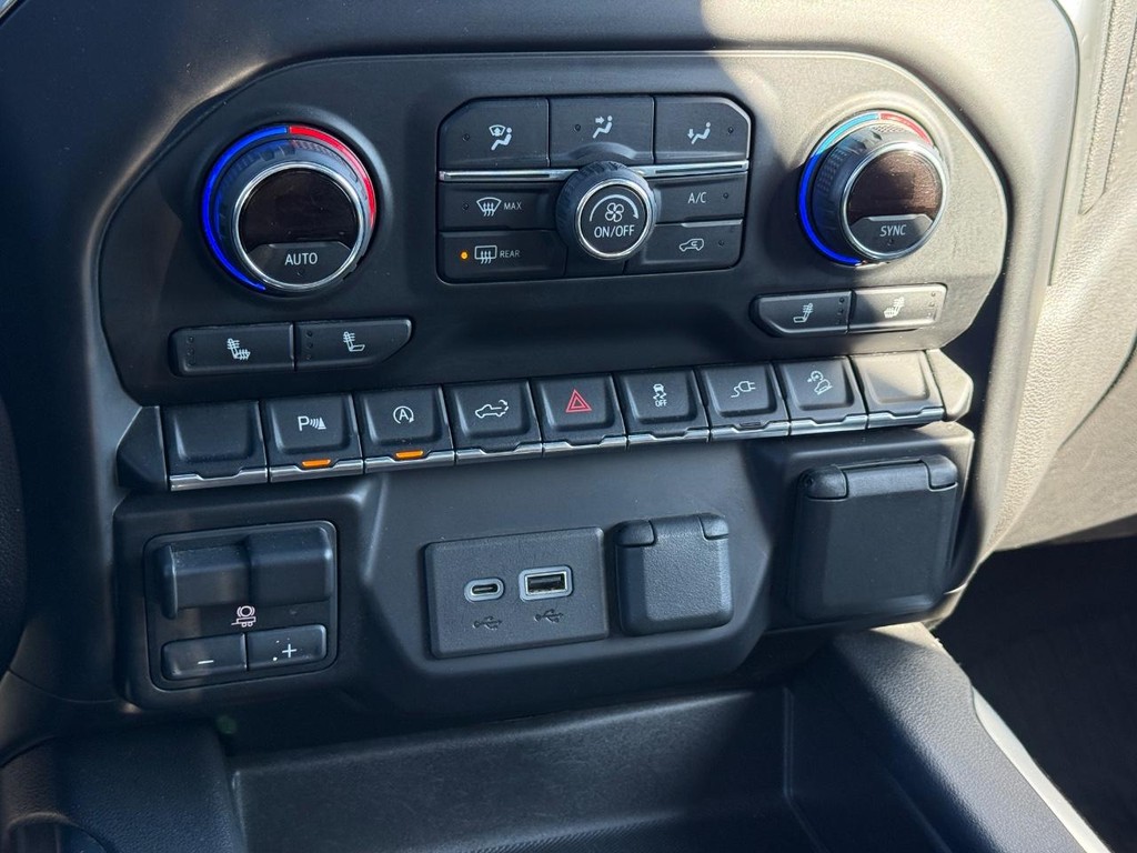 Chevrolet Silverado 1500 Vehicle Full-screen Gallery Image 20