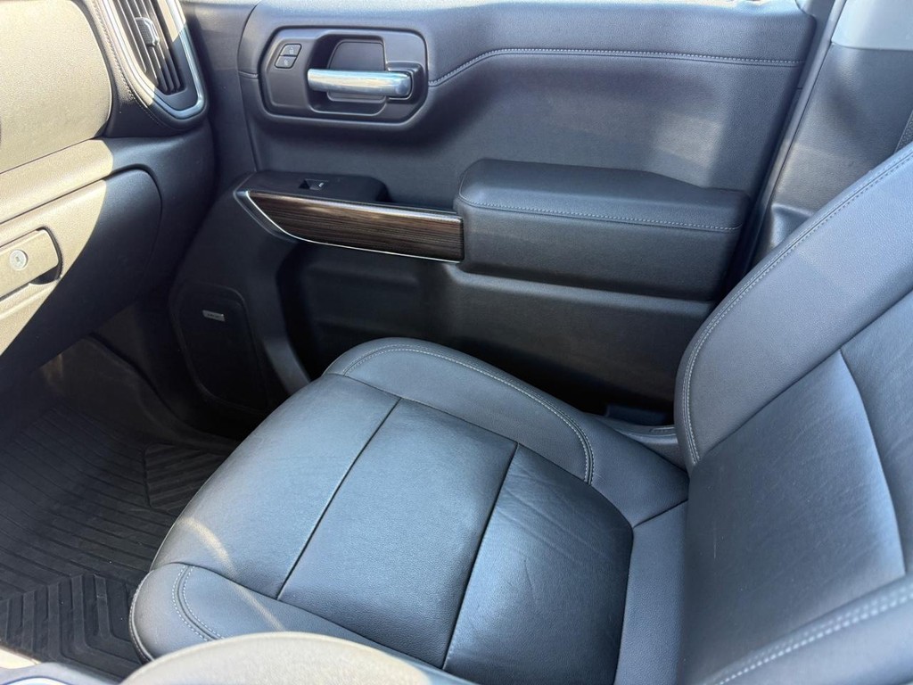 Chevrolet Silverado 1500 Vehicle Full-screen Gallery Image 21