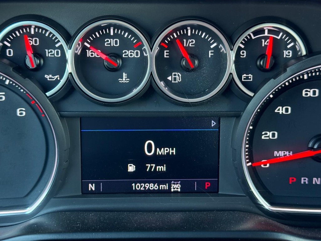 Chevrolet Silverado 1500 Vehicle Full-screen Gallery Image 22