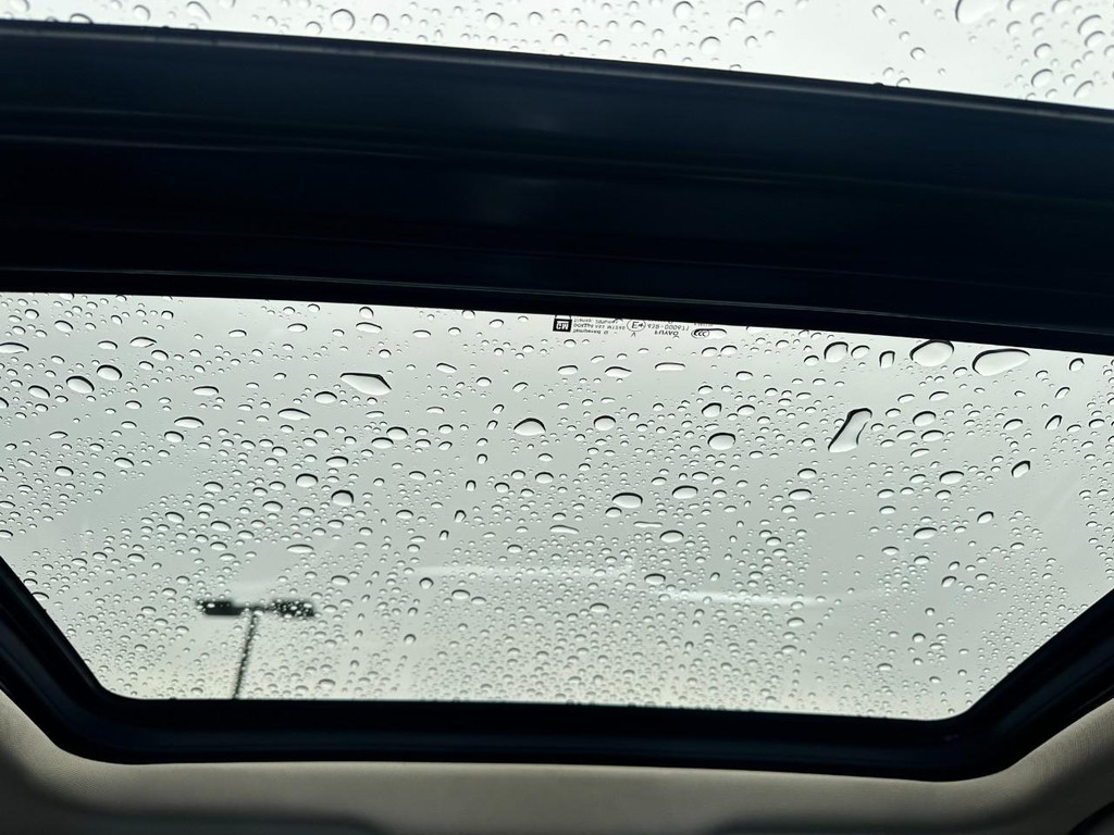 Buick Envision Vehicle Full-screen Gallery Image 11