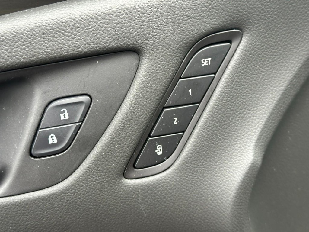 Buick Envision Vehicle Full-screen Gallery Image 18