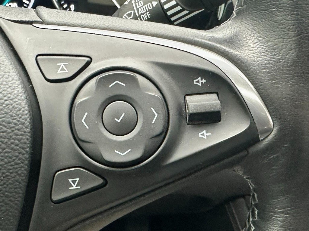 Buick Envision Vehicle Full-screen Gallery Image 21