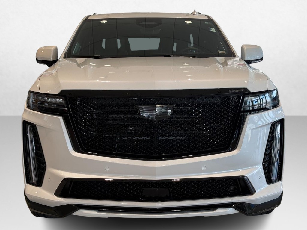 Cadillac Escalade Vehicle Full-screen Gallery Image 08