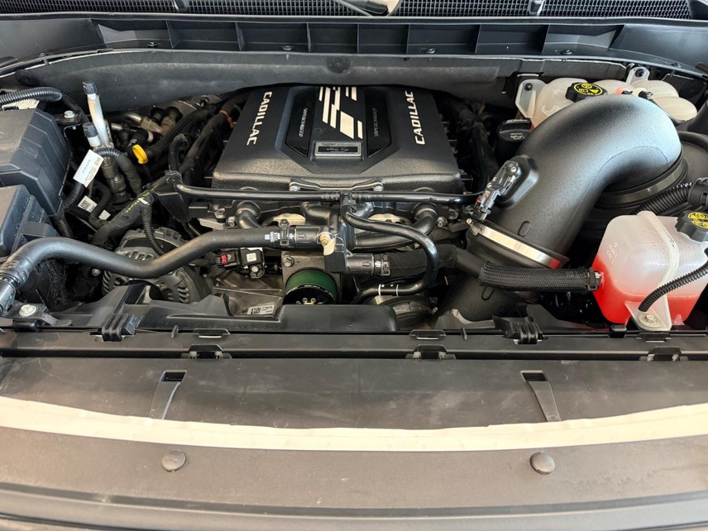 Cadillac Escalade Vehicle Full-screen Gallery Image 28