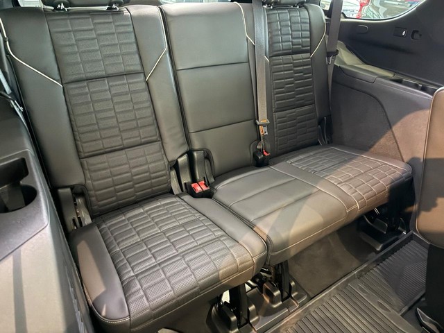 2024 Cadillac Escalade V-Series - Photo 8