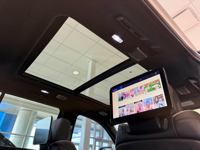 2024 Cadillac Escalade V-Series - Photo 10
