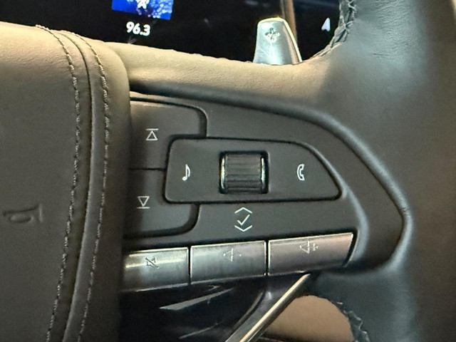 2024 Cadillac Escalade V-Series - Photo 16