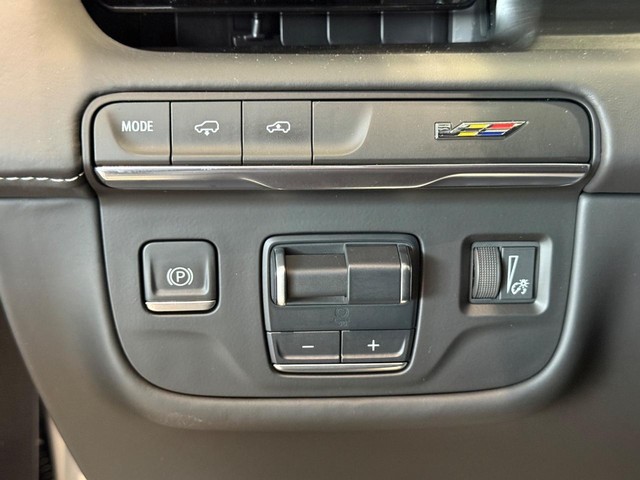 2024 Cadillac Escalade V-Series - Photo 25