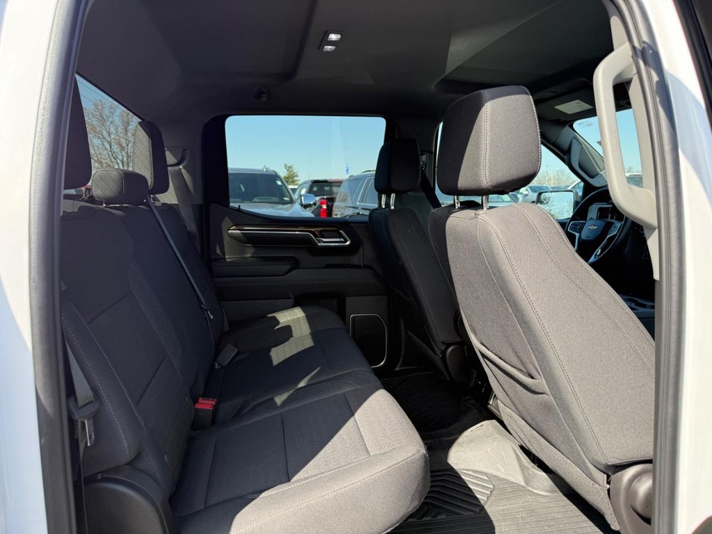 Chevrolet Silverado 1500 Vehicle Full-screen Gallery Image 11