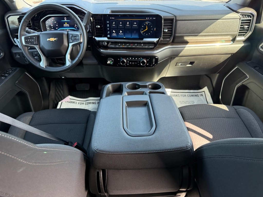 Chevrolet Silverado 1500 Vehicle Full-screen Gallery Image 12