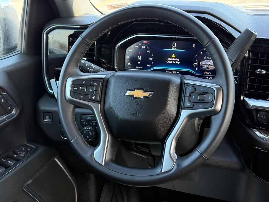 Chevrolet Silverado 1500 Vehicle Full-screen Gallery Image 13