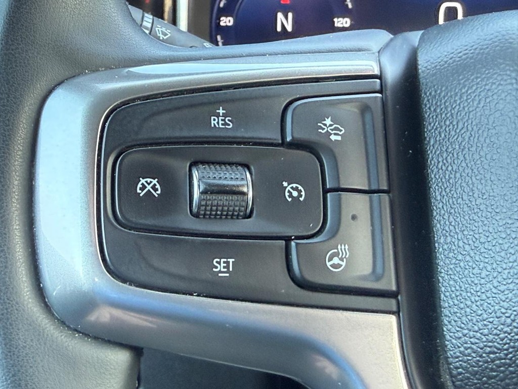 Chevrolet Silverado 1500 Vehicle Full-screen Gallery Image 14