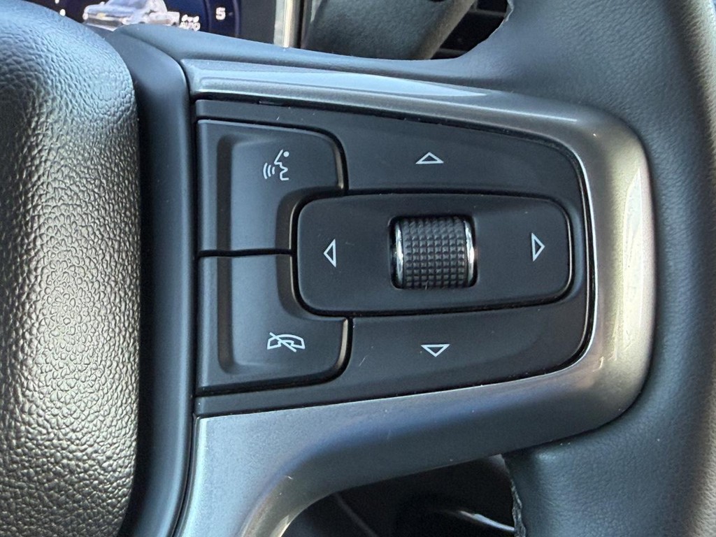 Chevrolet Silverado 1500 Vehicle Full-screen Gallery Image 15