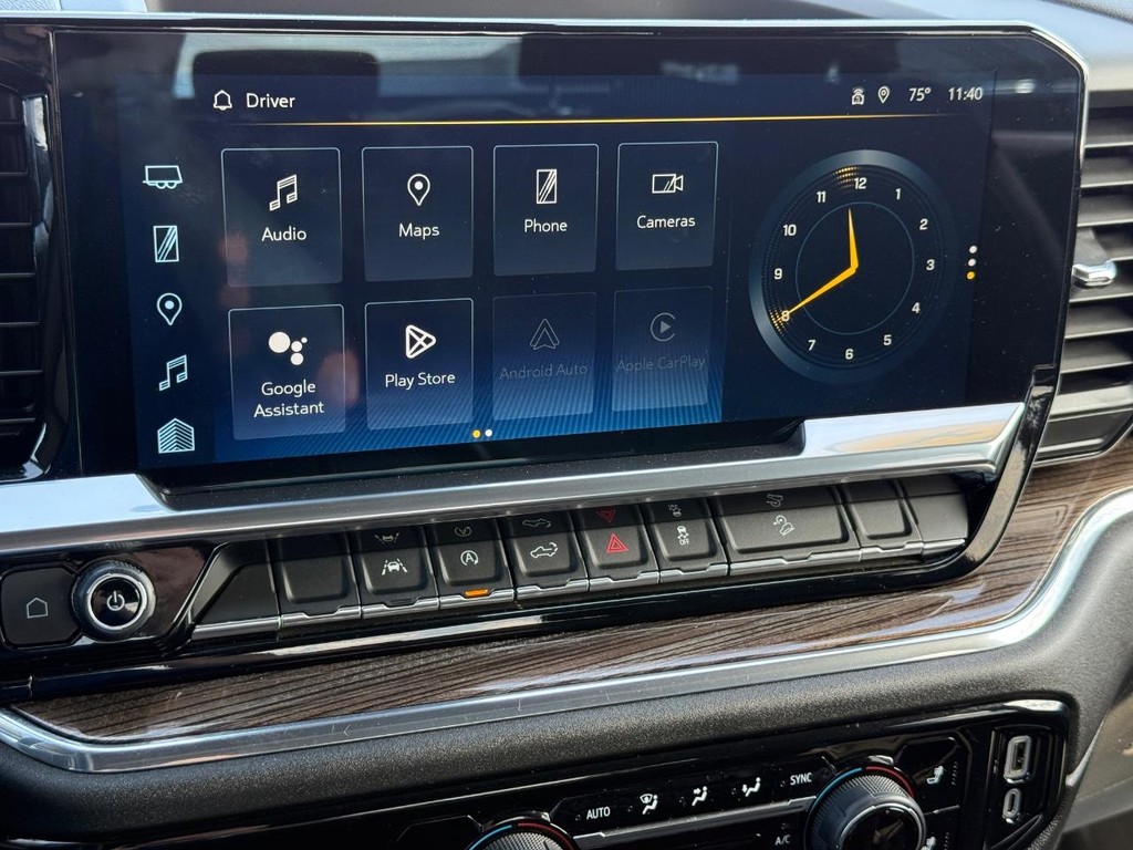 Chevrolet Silverado 1500 Vehicle Full-screen Gallery Image 16