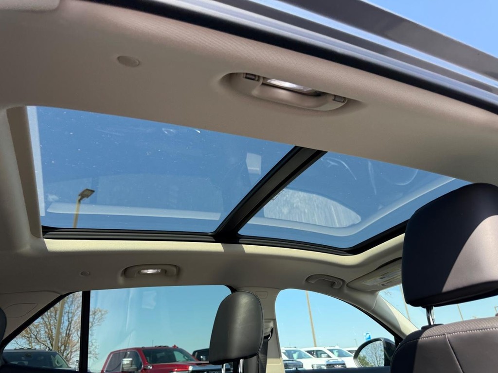 Buick Envision Vehicle Full-screen Gallery Image 11