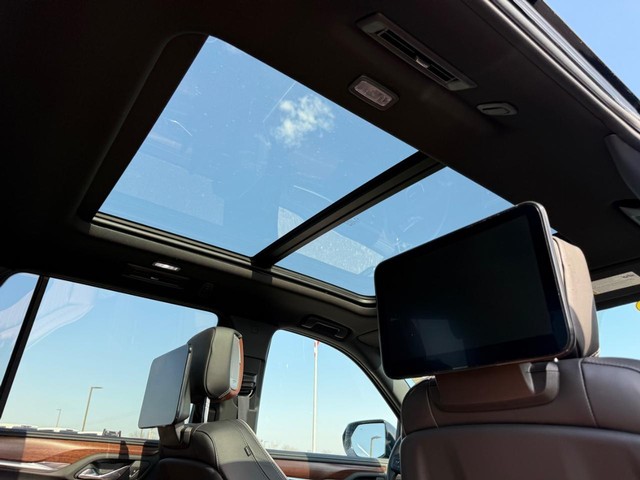 2024 GMC Yukon Denali Ultimate - Photo 11