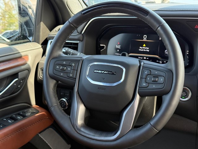 2024 GMC Yukon Denali Ultimate - Photo 16