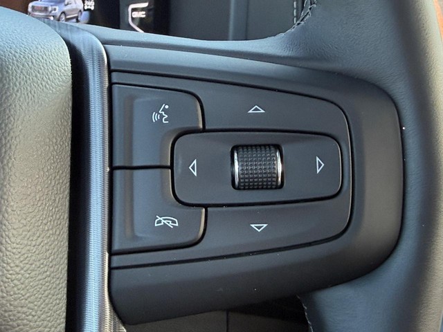 2024 GMC Yukon Denali Ultimate - Photo 18