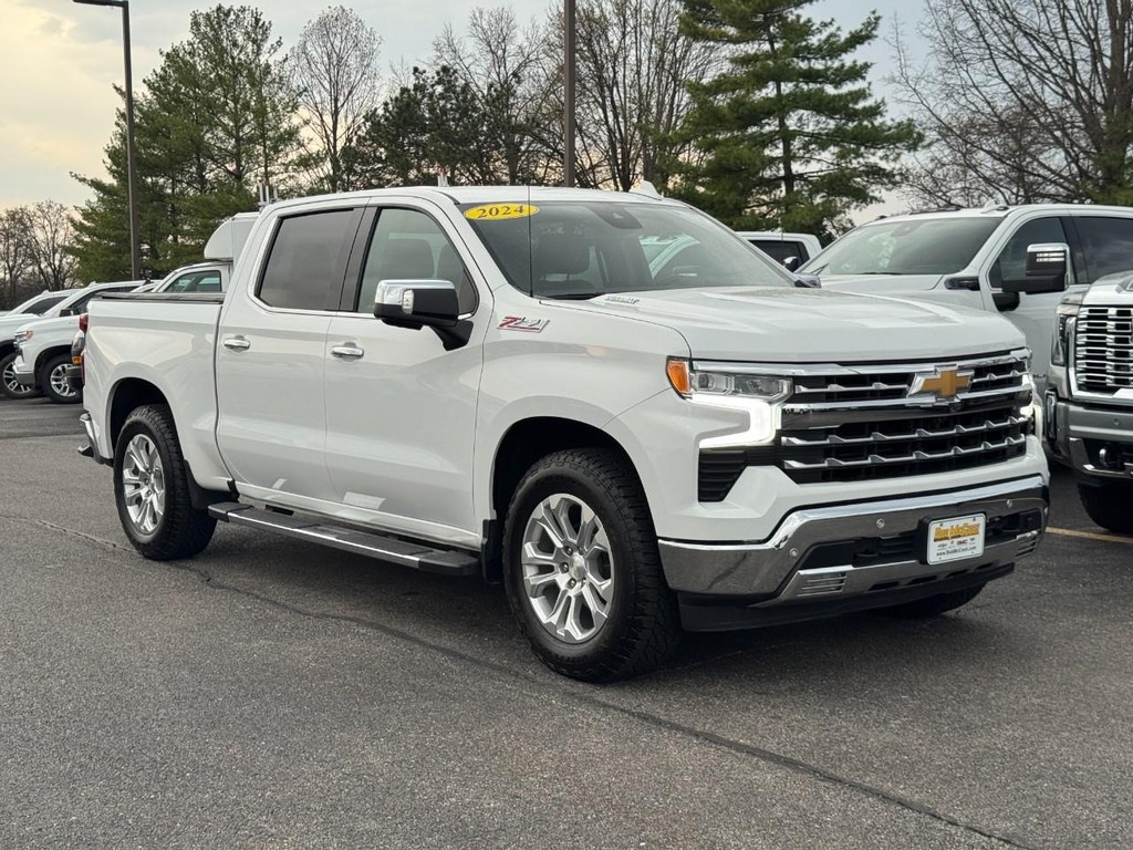 Chevrolet Silverado 1500 Vehicle Full-screen Gallery Image 02