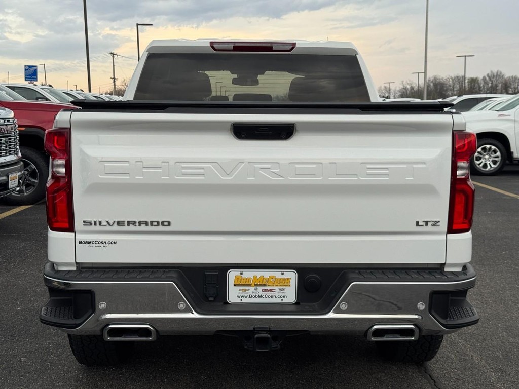 Chevrolet Silverado 1500 Vehicle Full-screen Gallery Image 05