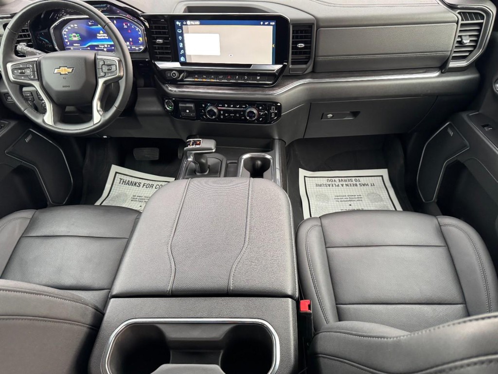 Chevrolet Silverado 1500 Vehicle Full-screen Gallery Image 11