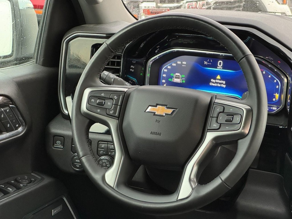 Chevrolet Silverado 1500 Vehicle Full-screen Gallery Image 12