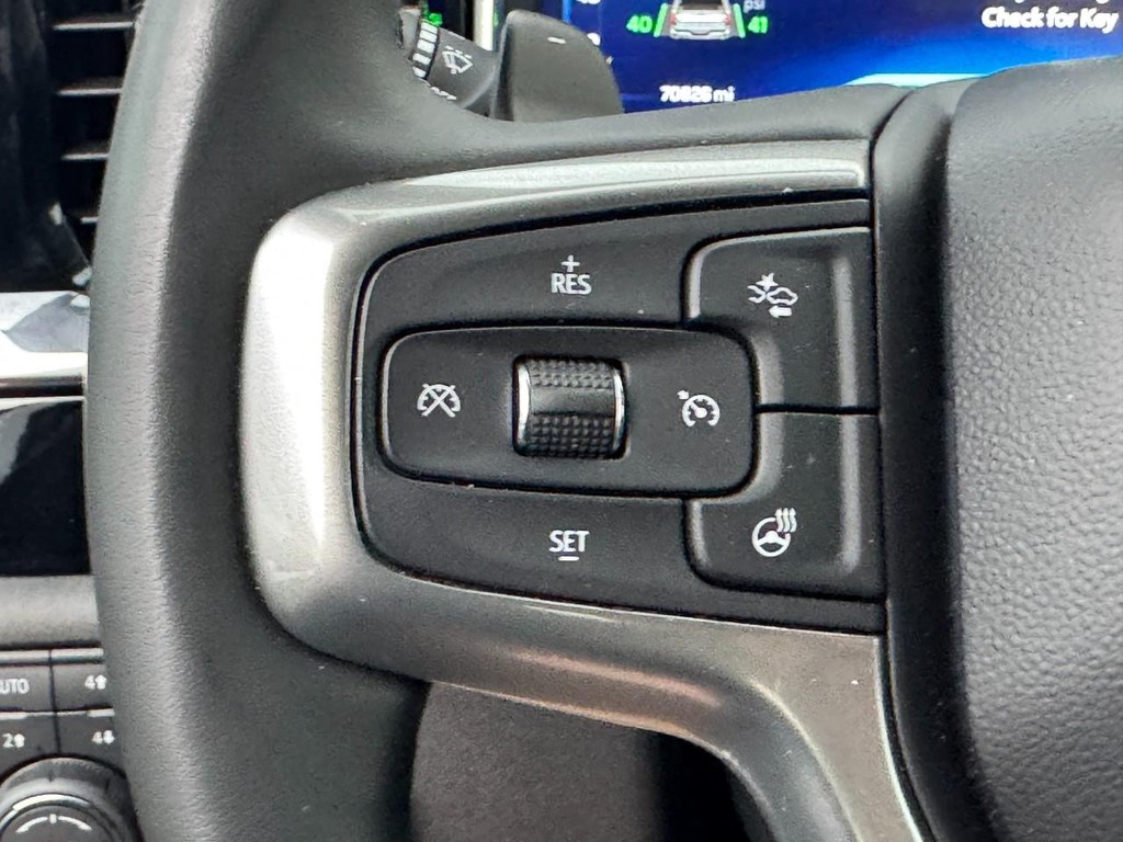 Chevrolet Silverado 1500 Vehicle Full-screen Gallery Image 18