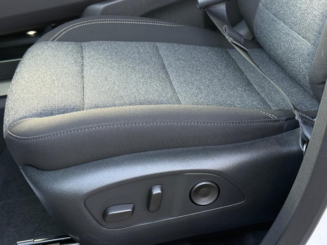 2026 GMC Acadia Elevation - Photo 17