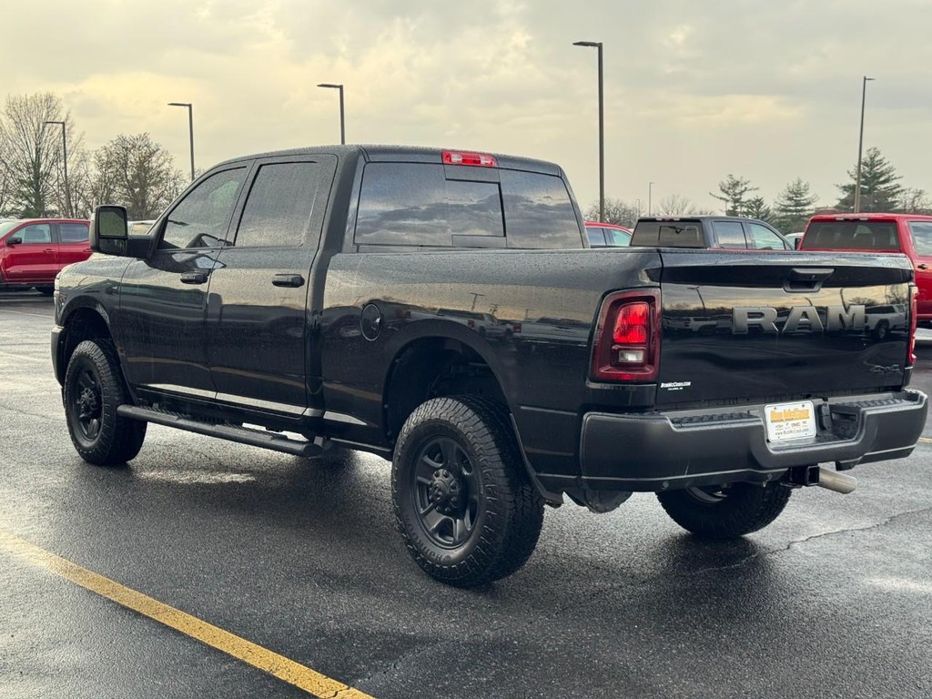 Ram 3500 Vehicle Full-screen Gallery Image 06