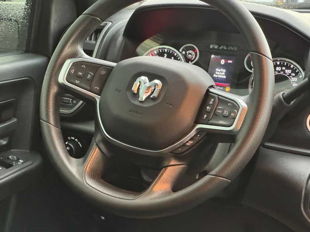 Ram 3500 Vehicle Full-screen Gallery Image 12