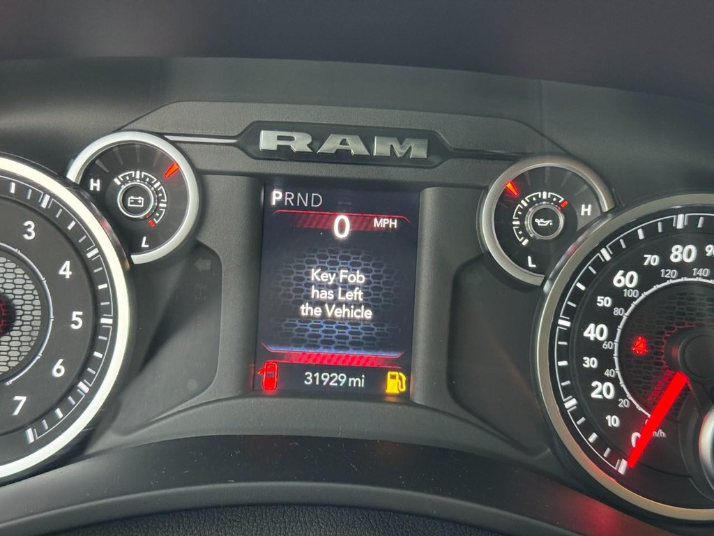 Ram 3500 Vehicle Full-screen Gallery Image 19