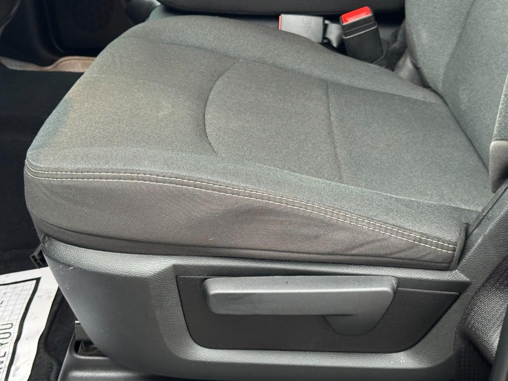 Ram 3500 Vehicle Full-screen Gallery Image 24