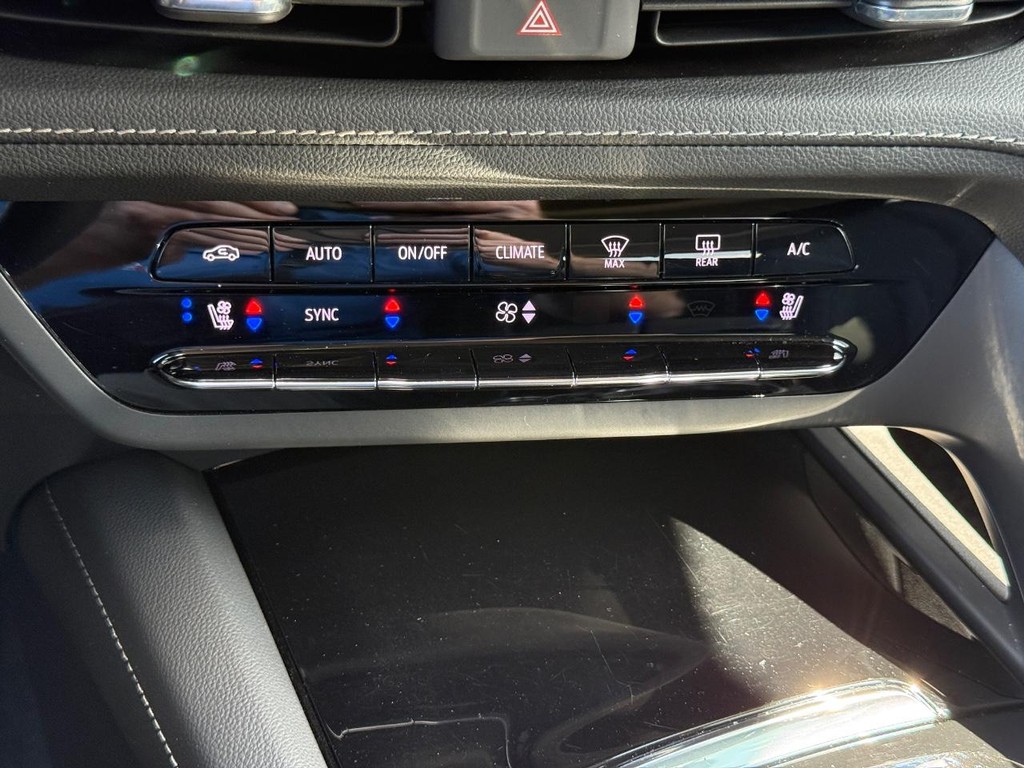 Buick Envision Vehicle Full-screen Gallery Image 20